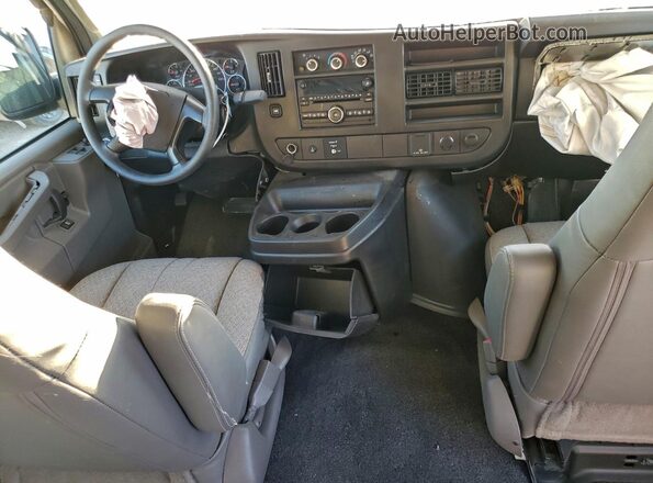 1GCWGAFGXG1256473 2016 CHEVROLET EXPRESS Белый Вид панели приборов