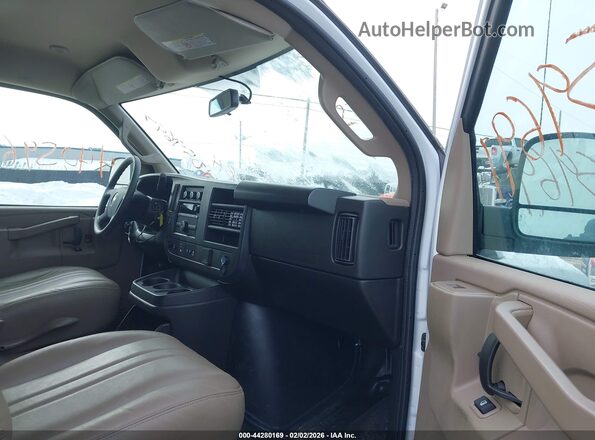 1GCWGAFP1S1204688 2025 CHEVROLET EXPRESS White Вид салону спереду