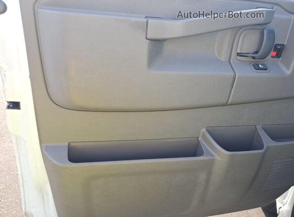 1GCWGAFP2N1225005 2022 CHEVROLET EXPRESS  Vista interior delantera