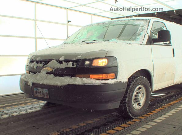1GCWGAFP3N1259096 2022 CHEVROLET EXPRESS  Вид салона спереди