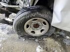 2024 Chevrolet Express G2500 Белый vin: 1GCWGAFP6R1138987 Damage: Left Front Tire, Cut, Replacement Required