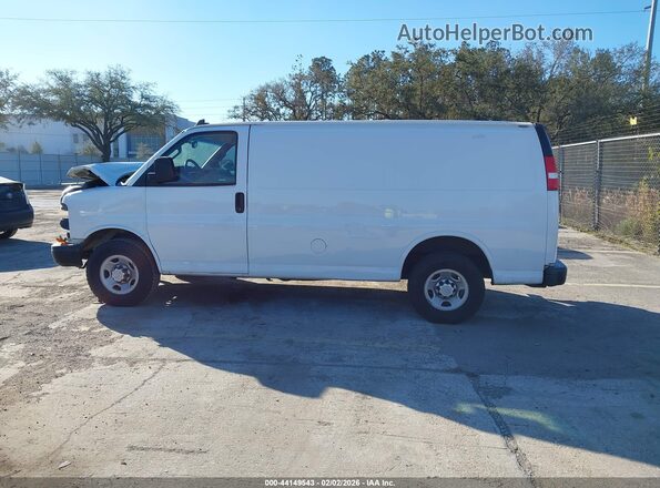 1GCWGAFP9K1194301 2019 CHEVROLET EXPRESS White Widok wnętrza 360 stopni