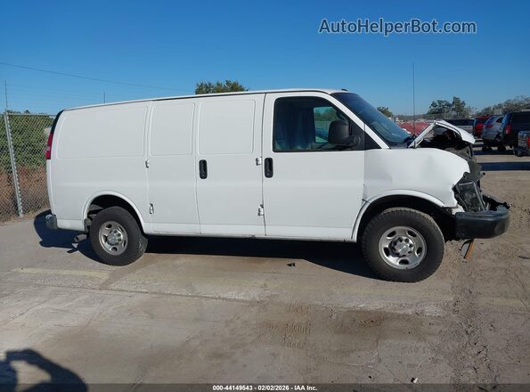1GCWGAFP9K1194301 2019 CHEVROLET EXPRESS White Widok wnętrza z tyłu
