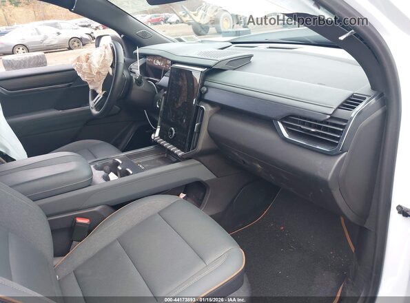 1GKENPKS9RJ170061 2024 GMC ACADIA Белый Вид салона спереди
