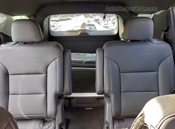 1GNERGKS3TJ172760 2026 CHEVROLET TRAVERSE Серебряный Вид задних сидений