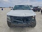 2019 Chevrolet Suburban C1500 Белый vin: 1GNSCKEC0KR172551