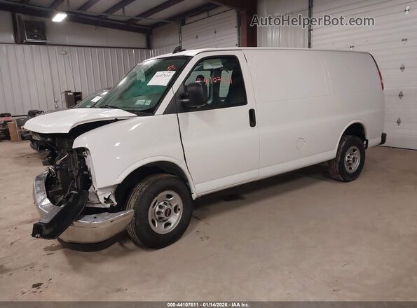 1GTW7AF70M1253447 2021 GMC SAVANA CARGO White Przód lewy