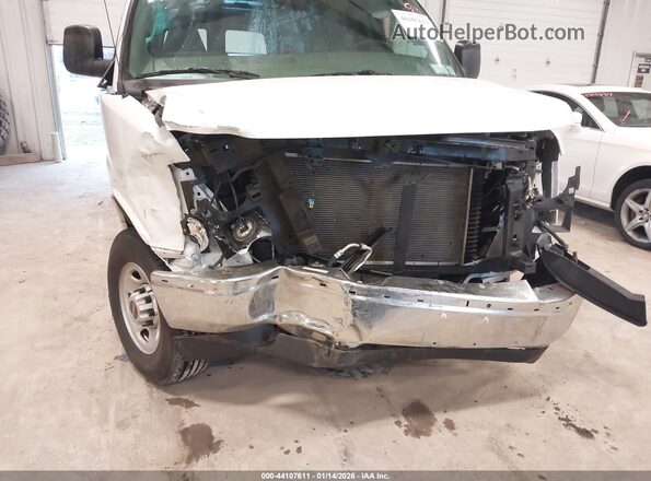1GTW7AF70M1253447 2021 GMC SAVANA CARGO White Widok z przodu
