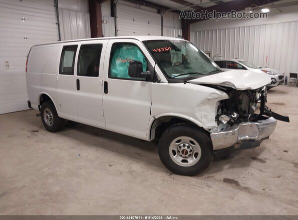 1GTW7AF70M1253447 2021 GMC SAVANA CARGO White Przód prawy