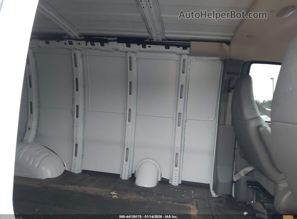 1GTW7AF77S1140592 2025 GMC SAVANA CARGO Синий Вид наклейки с VIN-кодом