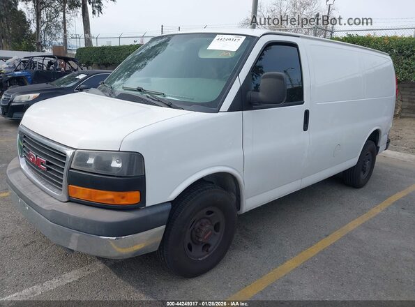 1GTW7AFF0G1904152 2016 GMC SAVANA 2500 Белый Передняя левая четверть