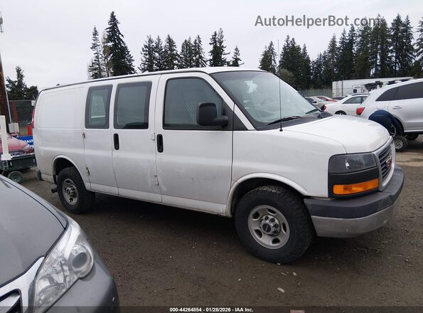 1GTW7AFF2G1276286 2016 GMC SAVANA 2500 Белый Вид задней части салона