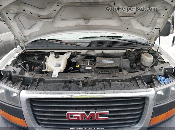 1GTW7AFF2G1276286 2016 GMC SAVANA 2500 Белый Вид спереди
