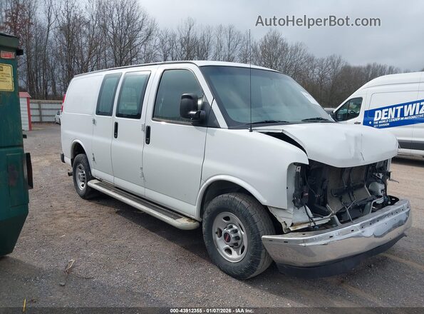 1GTW7AFF4H1907265 2017 GMC SAVANA 2500 Белый Передняя правая четверть