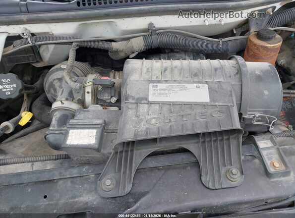 1GTW7AFF5G1904695 2016 GMC SAVANA 2500 Белый Вид сзади