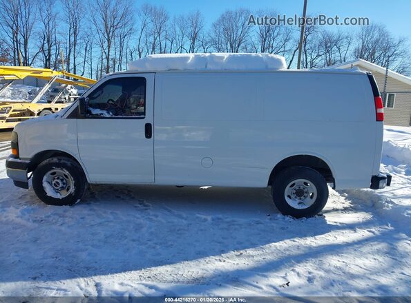1GTW7AFF8H1908662 2017 GMC SAVANA 2500 Белый Панорамный вид салона 360°