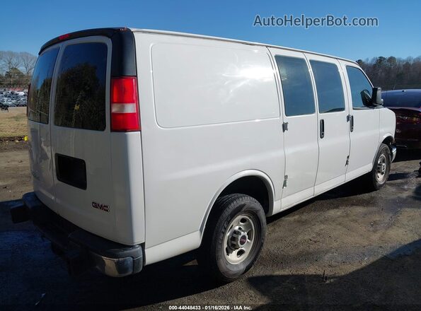 1GTW7AFF8H1914641 2017 GMC SAVANA 2500 Белый Задняя правая четверть