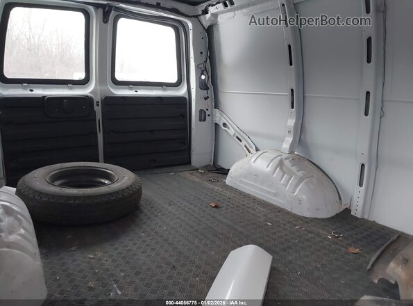 1GTW7AFG7K1340288 2019 GMC SAVANA 2500 White Вид наклейки з VIN-кодом