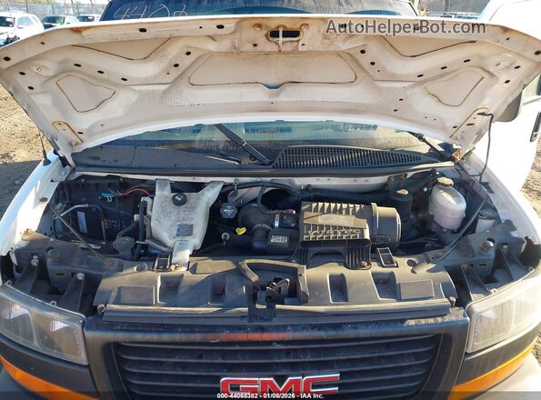1GTW7AFG9J1335432 2018 GMC SAVANA 2500 White Widok z tyłu