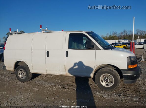 1GTW7AFPXP1110302 2023 GMC SAVANA CARGO Белый Вид задней части салона