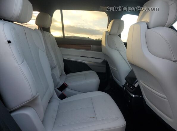 1GYC3NML9TZ708554 2026 CADILLAC VISTIQ Black Widok wnętrza z tyłu