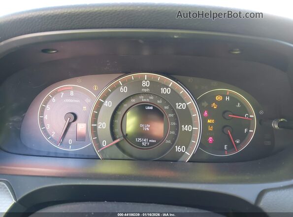 1HGCT2B06GA001365 2016 HONDA ACCORD White Widok tylnych siedzeń