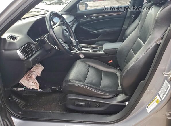 1HGCV1F37JA097300 2018 HONDA ACCORD Серебряный Вид салона спереди