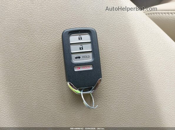 1HGCV1F37KA172675 2019 HONDA ACCORD Белый Вид панели приборов