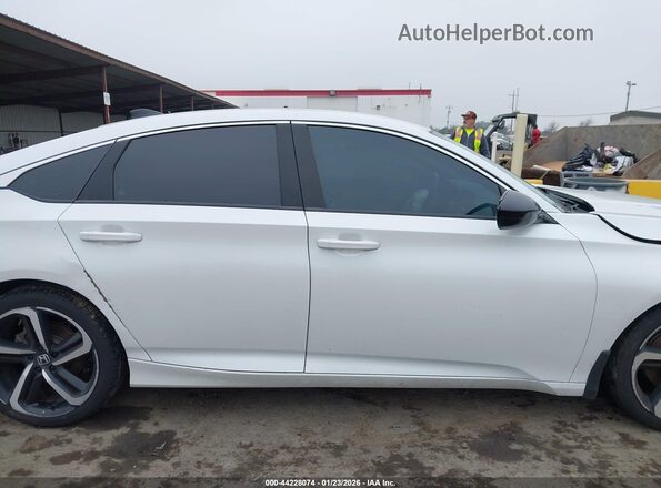 1HGCV1F3XNA031975 2022 HONDA ACCORD White Widok wnętrza z tyłu