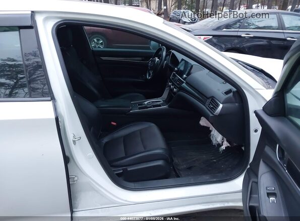 1HGCV2F30JA032357 2018 HONDA ACCORD White წინა სალონის ხედი
