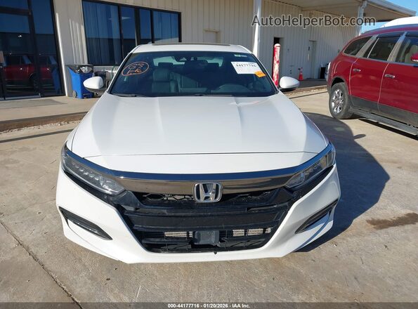 1HGCV2F33JA045975 2018 HONDA ACCORD Белый Вид щитка приборов