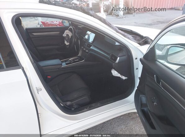 1HGCV3F13LA018556 2020 HONDA ACCORD HYBRID Белый Вид салона спереди