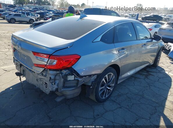 1HGCV3F59JA000174 2018 HONDA ACCORD HYBRID Серебряный Задняя правая четверть