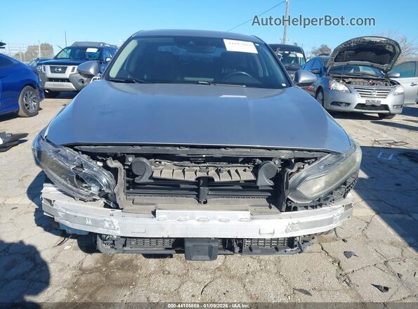 1HGCV3F59JA000174 2018 HONDA ACCORD HYBRID Серебряный Вид спереди