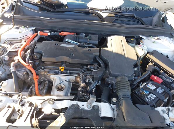 1HGCV3F94KA021731 2019 HONDA ACCORD HYBRID White Вид ззаду