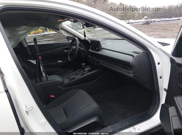 1HGCY1F2XRA074877 2024 HONDA ACCORD Белый Вид салона спереди