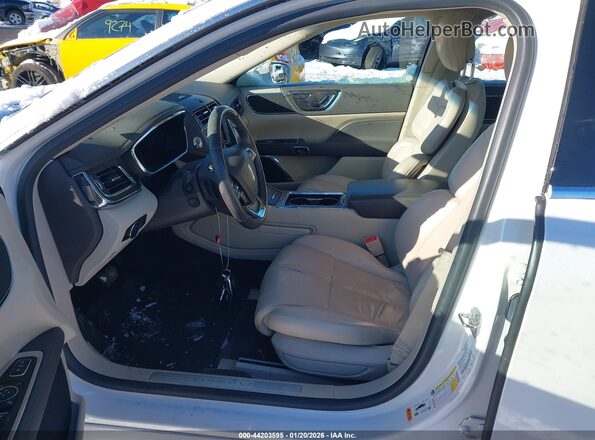 1LN6L9TP7H5614262 2017 LINCOLN CONTINENTA Белый Вид салона спереди