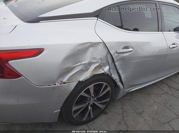 1N4AA6AP7JC403835 2018 NISSAN MAXIMA Серебряный Вид спереди