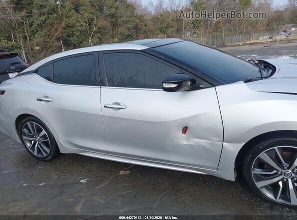 1N4AA6DV9LC367501 2020 NISSAN MAXIMA SL Silver Սալոնի հետևի տեսք