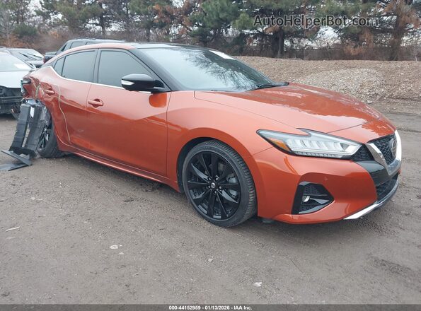 1N4AA6EV3LC369937 2020 NISSAN MAXIMA SR Оранжевый Передняя правая четверть