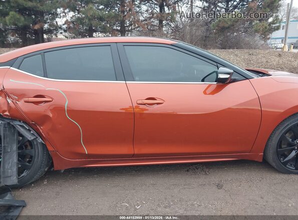 1N4AA6EV3LC369937 2020 NISSAN MAXIMA SR Оранжевый Вид задней части салона