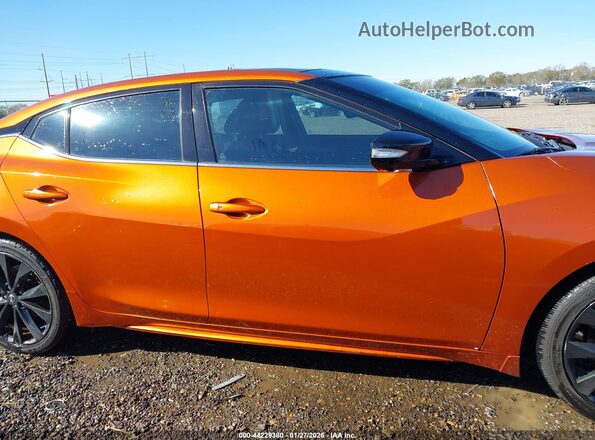 1N4AA6EV4LC362222 2020 NISSAN MAXIMA SR Оранжевый Вид задней части салона