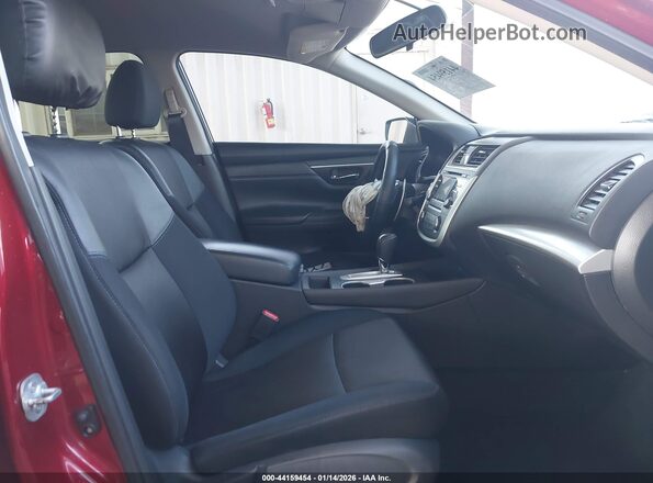 1N4AL3AP1HC231837 2017 NISSAN ALTIMA Red Front interior view
