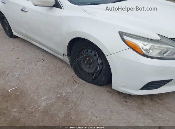 1N4AL3AP2JC278445 2018 NISSAN ALTIMA White Widok z przodu