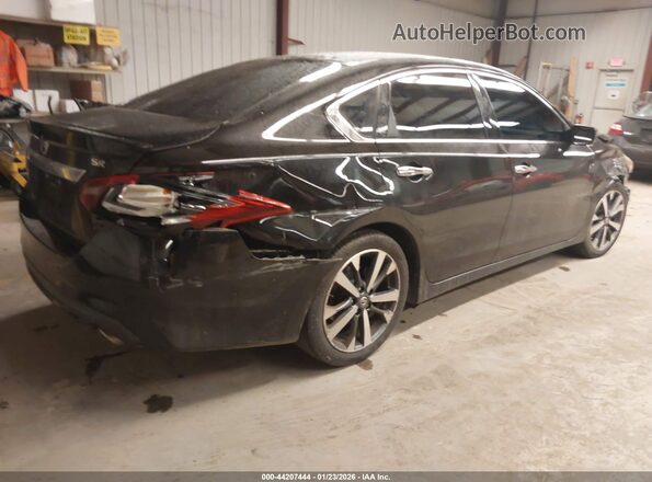1N4AL3AP8HC232774 2017 NISSAN ALTIMA Black Tył prawy
