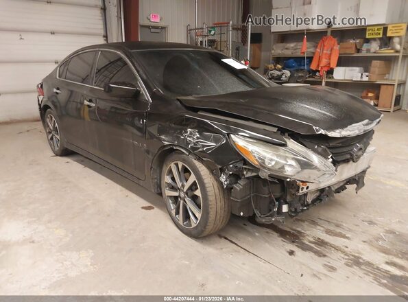 1N4AL3AP8HC232774 2017 NISSAN ALTIMA Black Przód prawy