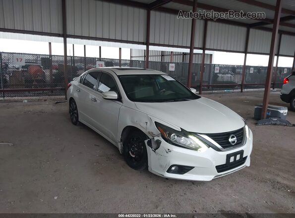 1N4AL3AP9HC226000 2017 NISSAN ALTIMA White Przód prawy