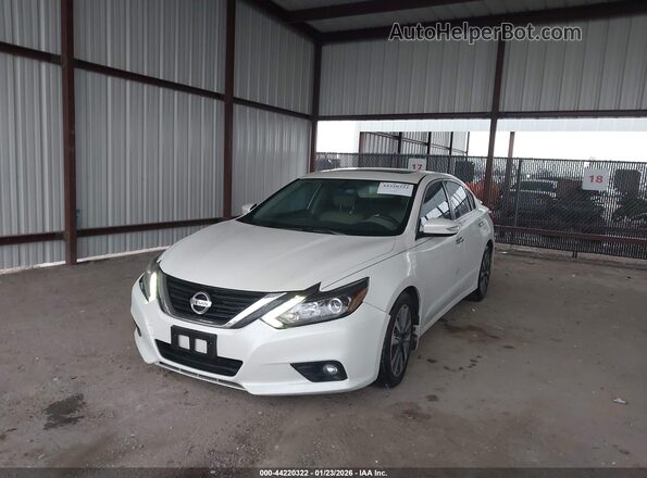 1N4AL3AP9HC226000 2017 NISSAN ALTIMA White Przód lewy