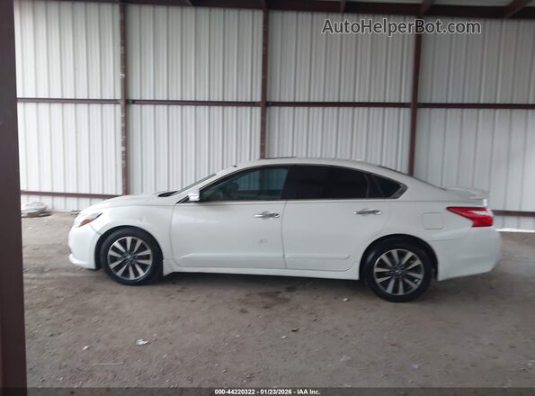 1N4AL3AP9HC226000 2017 NISSAN ALTIMA White Widok wnętrza 360 stopni