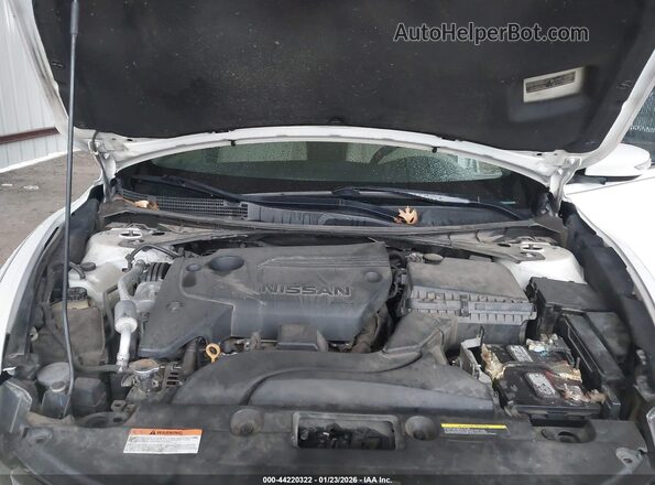 1N4AL3AP9HC226000 2017 NISSAN ALTIMA White Widok z tyłu